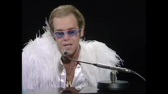 Elton John - Step Into Christmas