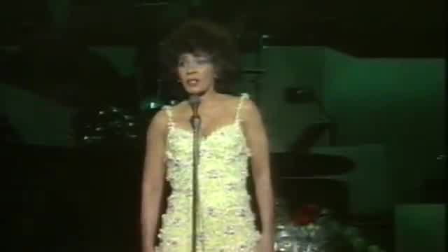 Shirley Bassey - Send In The Clowns