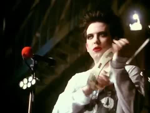 The Cure - Friday I’m in Love