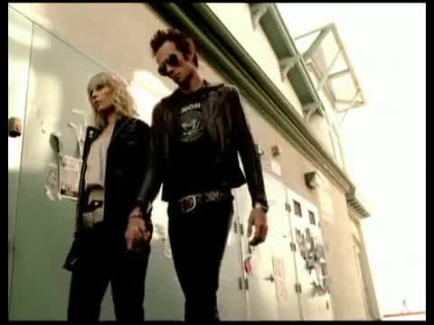 Velvet Revolver - Fall to Pieces