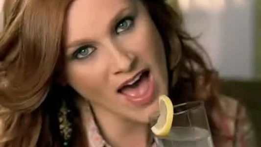 SHeDAISY - God Bless the American Housewife