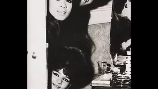 The Ronettes - When I Saw You